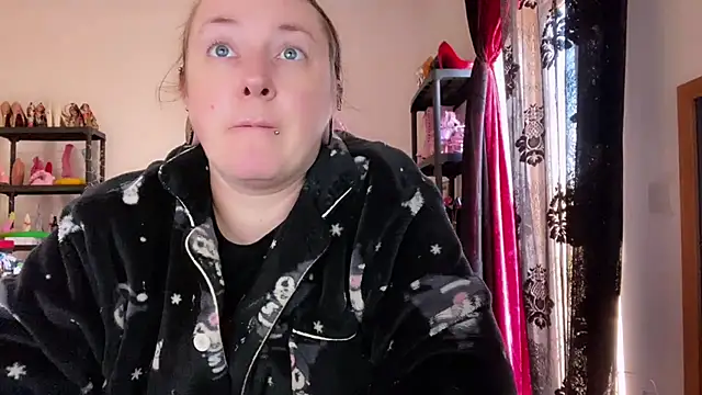 kisicaxx online show from January 12, 12:21 pm