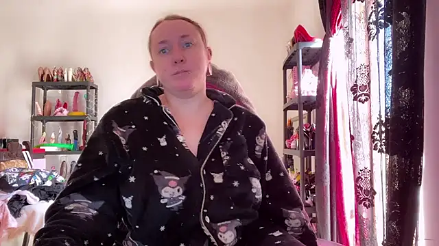 kisicaxx online show from January 13, 8:52 am