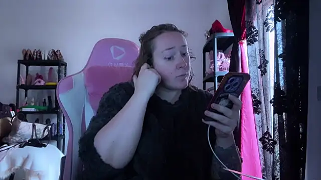 Snapshot of kisicaxx chatting on March 5, 8:21 am kisicaxx online show from March 5, 8:21 am