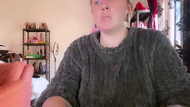 Snapshot of kisicaxx chatting on March 10, 2:00 pm kisicaxx online show from March 10, 2:00 pm