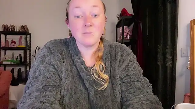 Snapshot of kisicaxx chatting on March 12, 7:09 pm kisicaxx online show from March 12, 7:09 pm