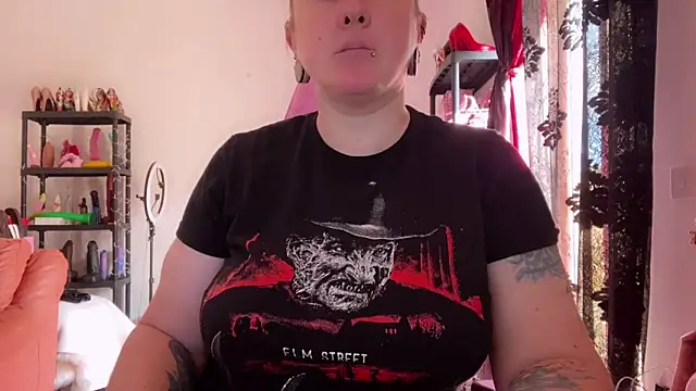 Snapshot of kisicaxx chatting on March 13, 9:05 am kisicaxx online show from March 13, 9:05 am