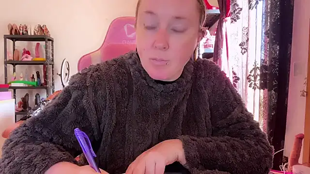 Snapshot of kisicaxx chatting on March 17, 8:39 am kisicaxx online show from March 17, 8:39 am