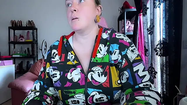 Snapshot of kisicaxx chatting on March 24, 10:42 am kisicaxx online show from March 24, 10:42 am