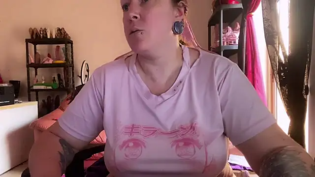 kisicaxx online show from June 11, 4:32 am
