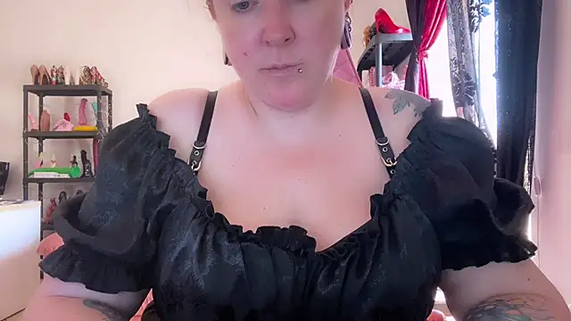 kisicaxx online show from June 25, 9:36 am