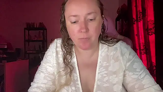 kisicaxx online show from July 21, 9:00 am