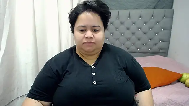 hotlesby4uxxx online show from December 18, 12:40 pm