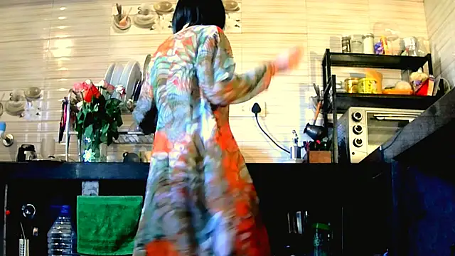 Snapshot of Fun4tipz chatting on November 17, 2:39 am Fun4tipz online show from November 17, 2:39 am