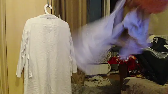 larawet online show from December 1, 7:36 pm