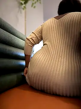   Nessa   online show from December 7, 2:46 pm