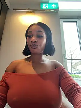 Snapshot of __Nessa__ chatting on February 21, 12:50 pm Nessa online show from February 21, 12:50 pm