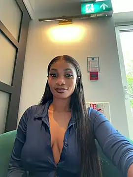 Snapshot of __Nessa__ chatting on July 4, 11:27 am Nessa online show from July 4, 11:27 am