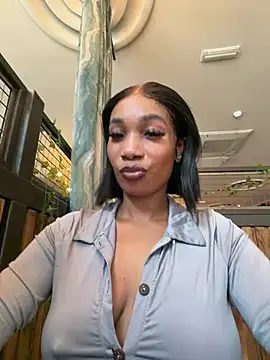 Snapshot of __Nessa__ chatting on July 17, 11:39 am Nessa online show from July 17, 11:39 am