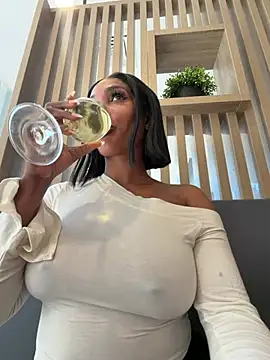Snapshot of __Nessa__ chatting on July 25, 11:41 am Nessa online show from July 25, 11:41 am