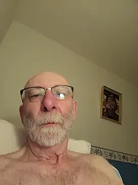 Snapshot of briochin chatting on June 5, 6:52 am briochin online show from June 5, 6:52 am