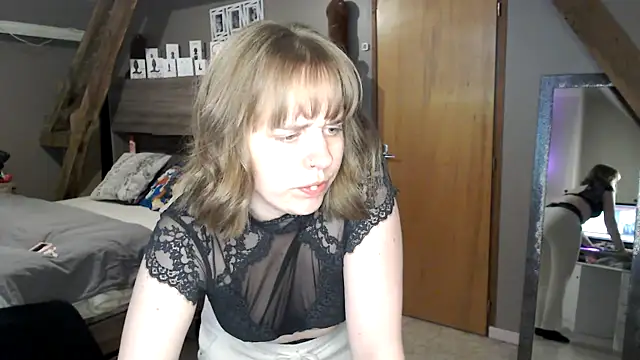 MissGirly online show from February 20, 8:47 pm