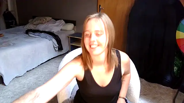 MissGirly online show from September 15, 12:05 pm