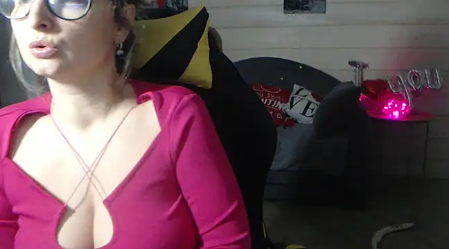 RubiLakros online show from February 13, 4:17 pm