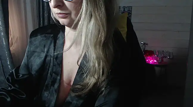 RubiLakros online show from February 28, 9:01 pm