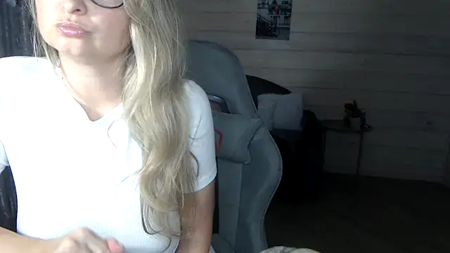 RubiLakros online show from October 21, 10:27 am