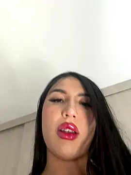 hollyprincess 2 online show from November 17, 1:33 am