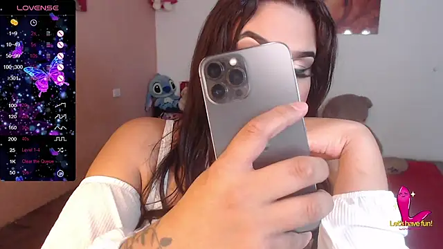 Snapshot of kami_hot_ts chatting on February 10, 4:30 am kami hot ts online show from February 10, 4:30 am