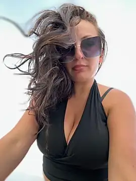 itsCassie online show from October 15, 3:45 pm