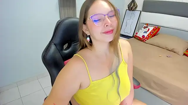 LEYNABRAUN online show from January 3, 12:52 pm