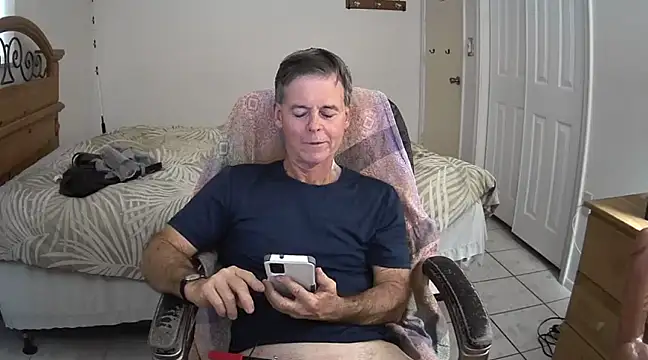 Snapshot of nakeedcowboi65 chatting on December 10, 4:38 pm nakeedcowboi65 online show from December 10, 4:38 pm