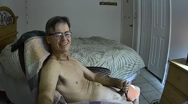 Snapshot of nakeedcowboi65 chatting on December 29, 8:22 am nakeedcowboi65 online show from December 29, 8:22 am