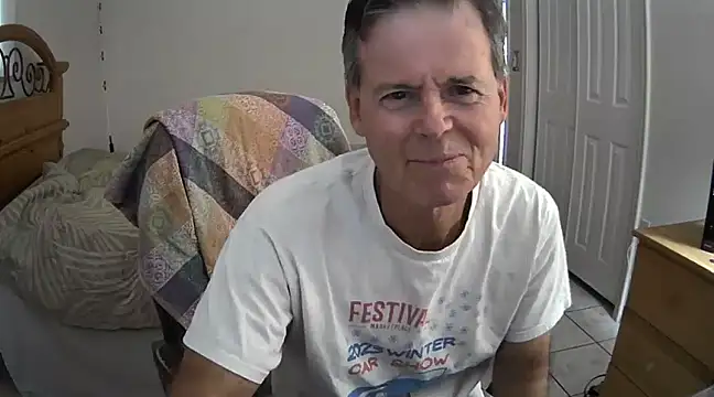 Snapshot of nakeedcowboi65 chatting on January 1, 1:59 pm nakeedcowboi65 online show from January 1, 1:59 pm