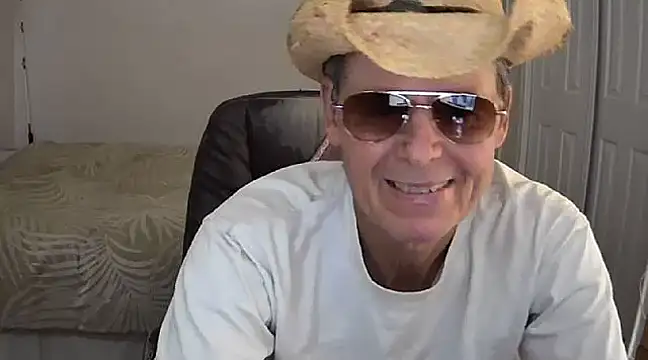 Snapshot of nakeedcowboi65 chatting on January 16, 7:20 pm nakeedcowboi65 online show from January 16, 7:20 pm