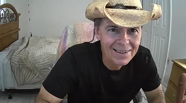 Snapshot of nakeedcowboi65 chatting on February 4, 7:11 pm nakeedcowboi65 online show from February 4, 7:11 pm