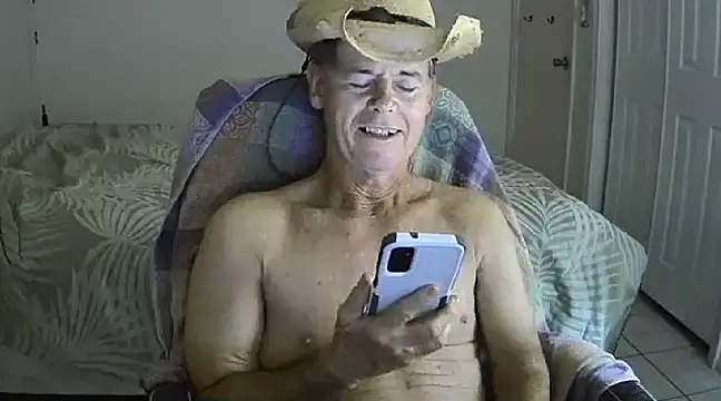 Snapshot of nakeedcowboi65 chatting on February 15, 10:33 am nakeedcowboi65 online show from February 15, 10:33 am