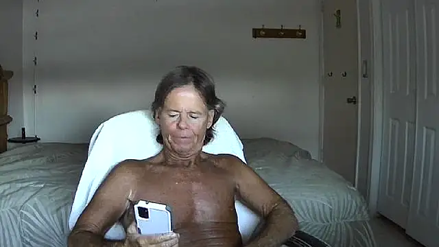 Snapshot of nakeedcowboi65 chatting on July 25, 11:35 pm nakeedcowboi65 online show from July 25, 11:35 pm