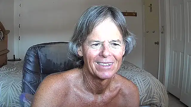 Snapshot of nakeedcowboi65 chatting on July 28, 12:34 pm nakeedcowboi65 online show from July 28, 12:34 pm