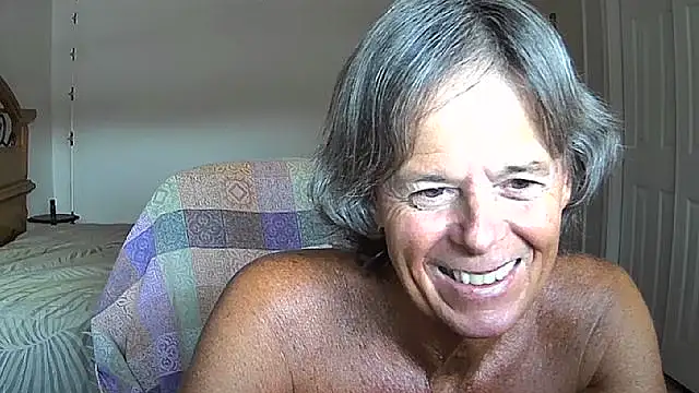 Snapshot of nakeedcowboi65 chatting on July 28, 6:31 pm nakeedcowboi65 online show from July 28, 6:31 pm
