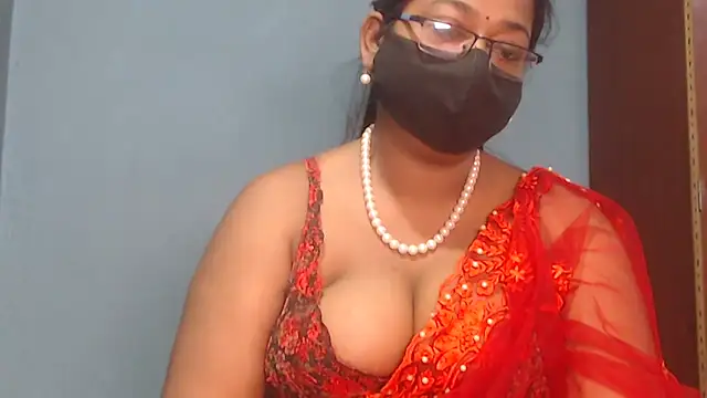 Snapshot of naughtyboobs38dd chatting on July 27, 7:26 am naughtyboobs38dd online show from July 27, 7:26 am