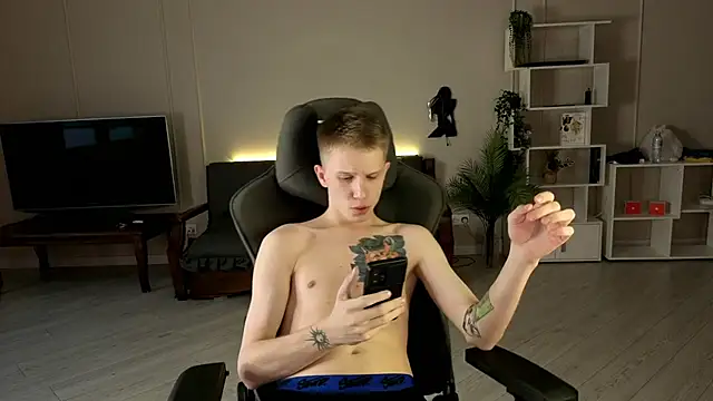 Snapshot of arlekincrop chatting on September 20, 1:34 pm arlekincrop online show from September 20, 1:34 pm