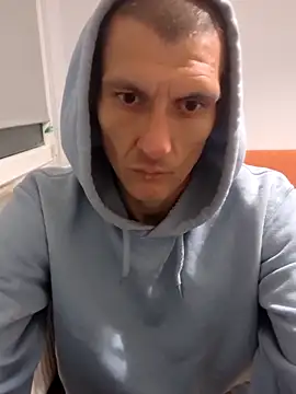 maciej online show from May 11, 1:44 am