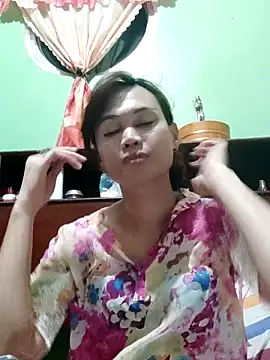 QueenSoreal online show from October 16, 3:24 pm