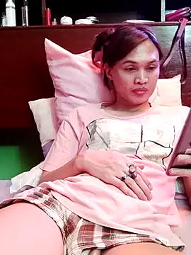 QueenSoreal online show from December 1, 7:52 pm