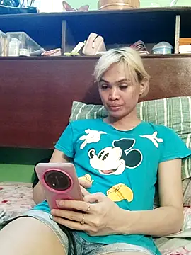 QueenSoreal online show from July 21, 6:05 am