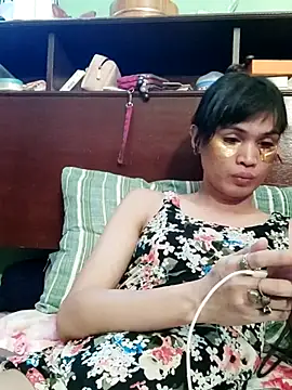 QueenSoreal online show from July 22, 7:00 am