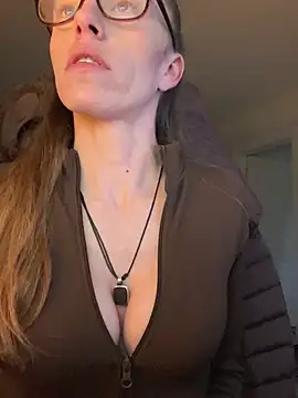Heidi Harper online show from February 6, 4:47 pm