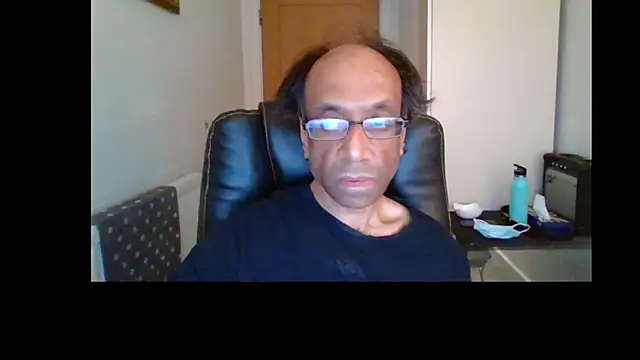 Snapshot of rauncher1 chatting on June 10, 8:24 am rauncher1 online show from June 10, 8:24 am