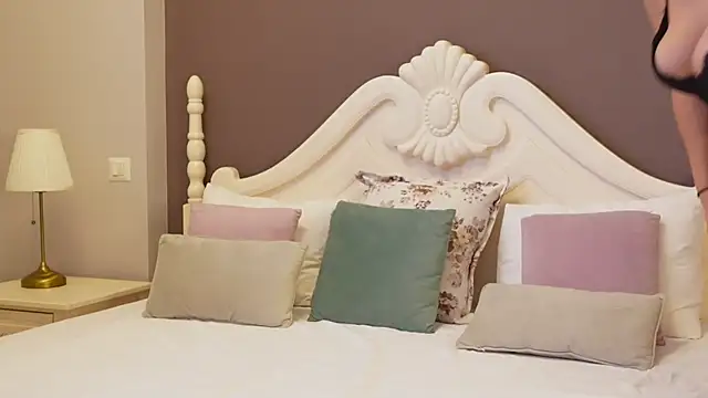 FeliciaKrige online show from February 9, 12:06 am