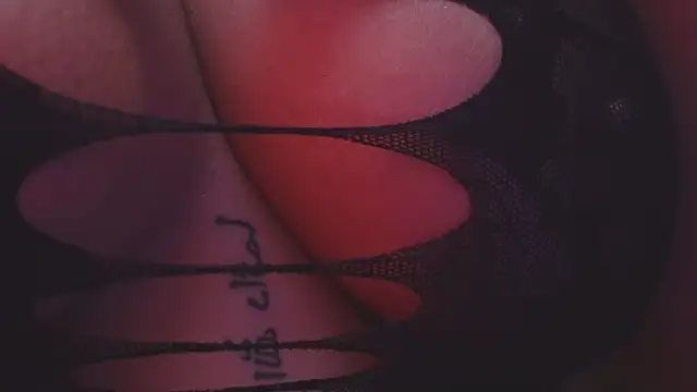 Snapshot of YaaraCollins chatting on December 12, 12:05 am YaaraCollins online show from December 12, 12:05 am