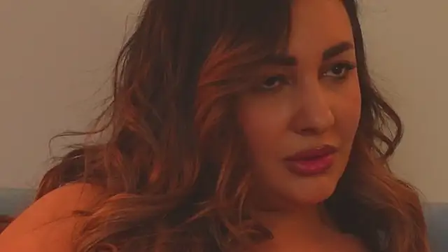 Snapshot of YaaraCollins chatting on February 25, 11:44 pm YaaraCollins online show from February 25, 11:44 pm